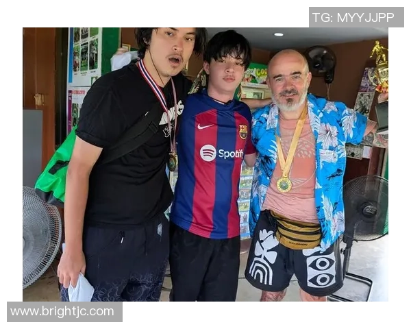 普吉岛足球明星的传奇故事与成就揭秘